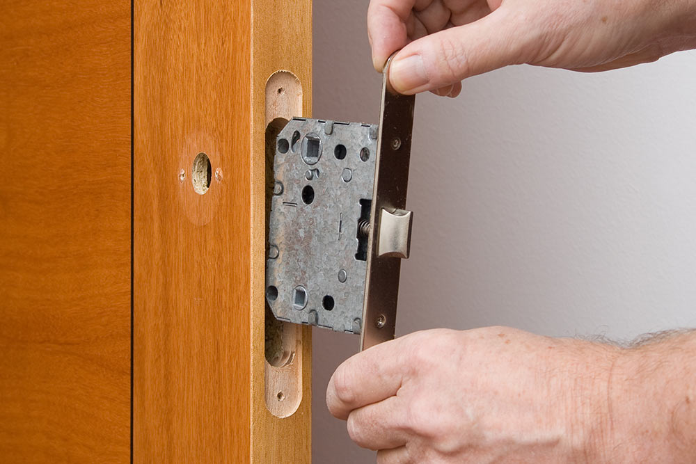 cerrajeros cambio de bombillos - Locksmith Valladolid Opening Door Repair Change Locks Valladolid