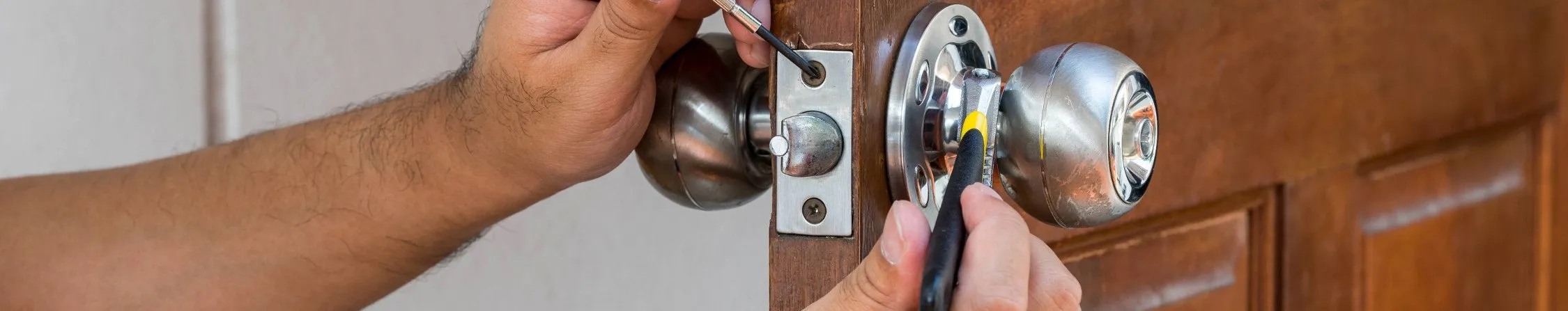cerrajero puerta hori - Cambiar Cerradura Picassent – Instalación, Reparación y Abrir