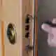 cambiar cerradura puerta blindada 800 4 2021 80x80 - Reparar Cerraduras Cajas Fuertes en Barcelona Provincia